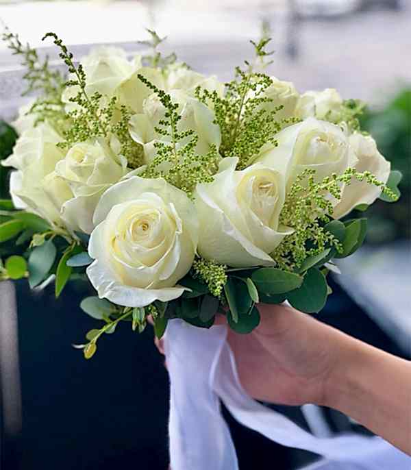 15 Beyaz Gül Gelin Buketi Gelin Tacı Damat Yaka Çiçeği 3Lü Set