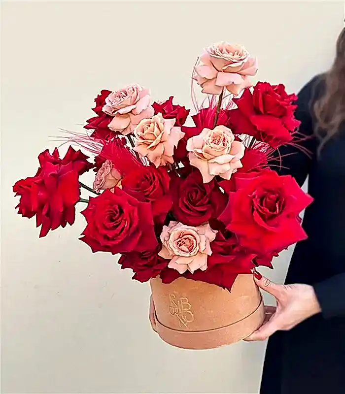 Devotion Toffee Kutuda Cappucino Kırmızı Gül Aranjmanı