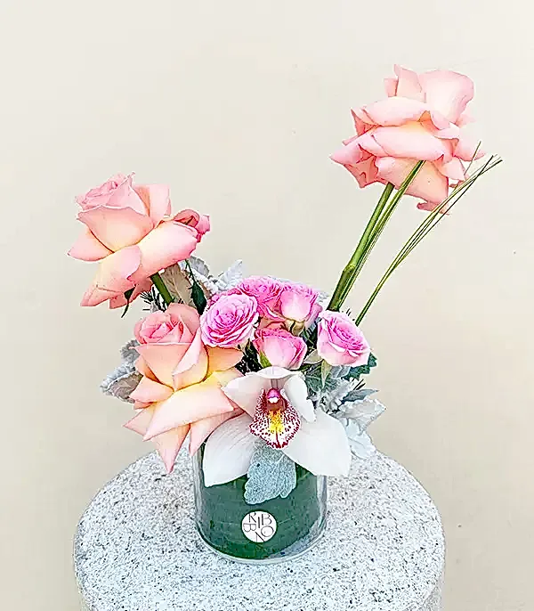 Aida Mini Vazoda Pembe Gül Aranjmanı