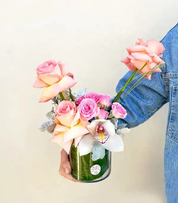 Aida Mini Vazoda Pembe Gül Aranjmanı