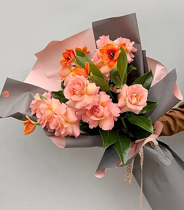 Apricot Sky Turuncu Lale Pembe Gül Buketi