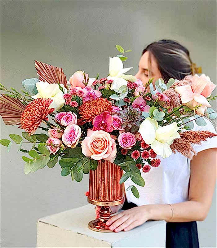 Aurelia Bakır Vazoda Pembe Somon Sonbahar Aranjmanı