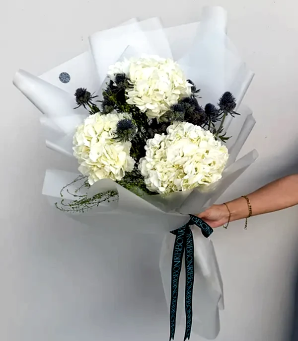 Beyaz Ortanca Erginyum Buketi