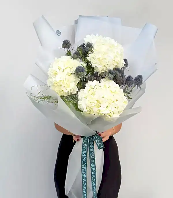 Beyaz Ortanca Erginyum Buketi