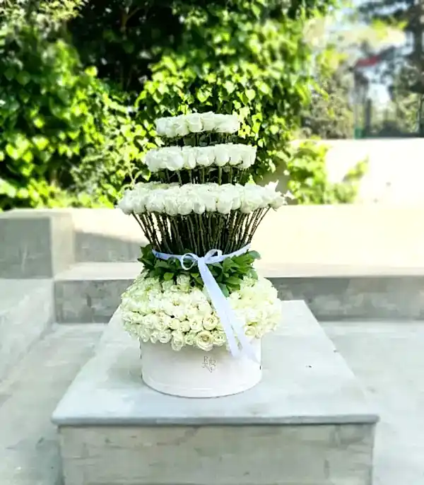 Bianco 401 Gül 4 Katlı Empire Deluxe Kutu Aranjman