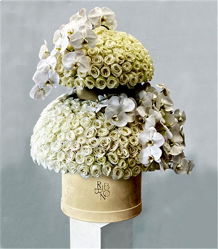 Cafuné 600 Beyaz Gül 2 Katlı Gül Aranjmanı Empire Deluxe