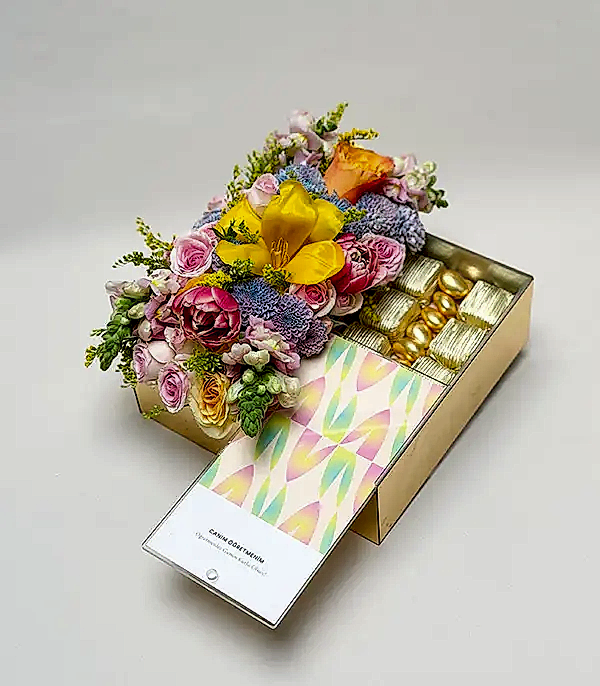 Canım Öğretmenim Rengarenk Çiçekler Çikolata Kutusu