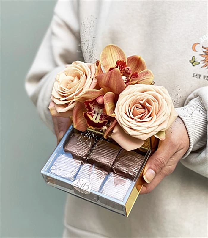 Cappucino Çiçekli Mini Çikolata Tepsisi