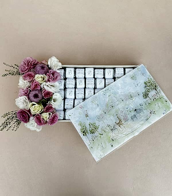 Carousel İsme Özel 90Lı Yenidoğan Bebek Tebrik Çikolatası Royal Deluxe