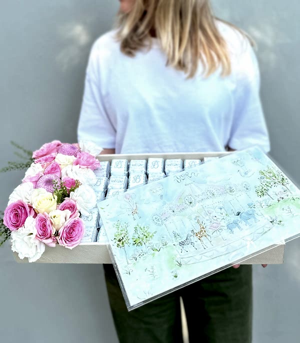 Carousel İsme Özel 90Lı Yenidoğan Bebek Tebrik Çikolatası Royal Deluxe