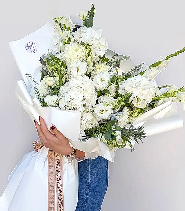 Cloud Bembeyaz Çiçekler Buketi