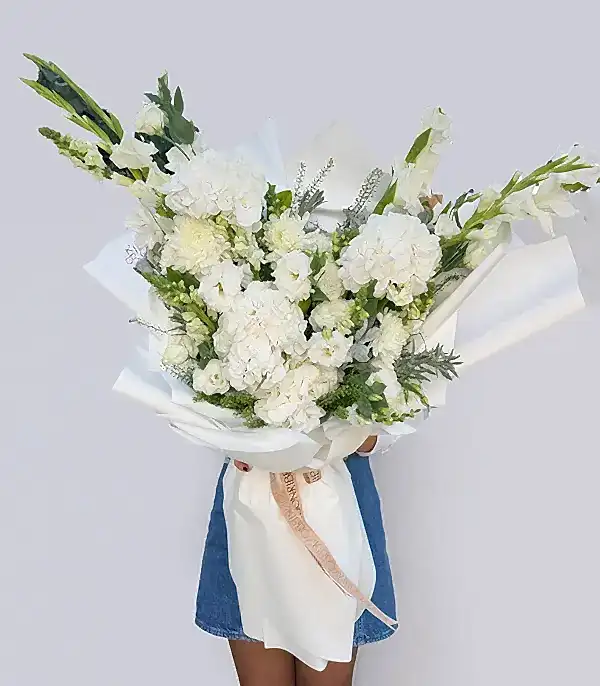 Cloud Bembeyaz Çiçekler Buketi