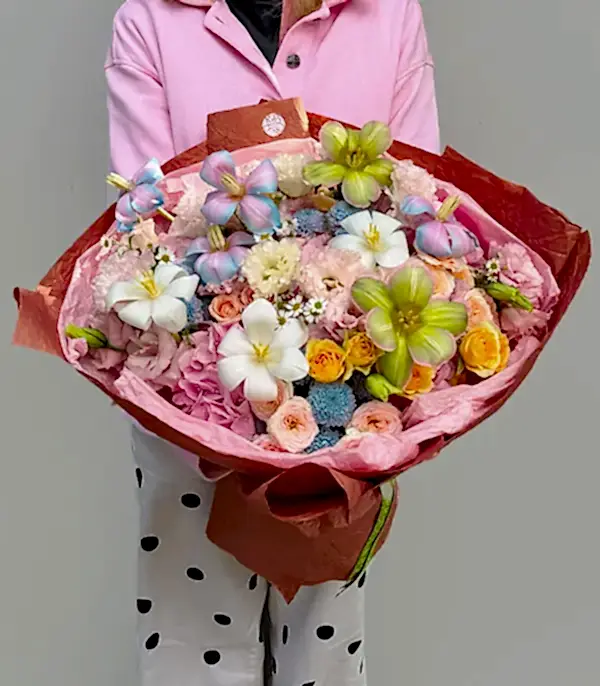 Color Serenade Lale Ortanca Rengarenk Çiçekler Buketi