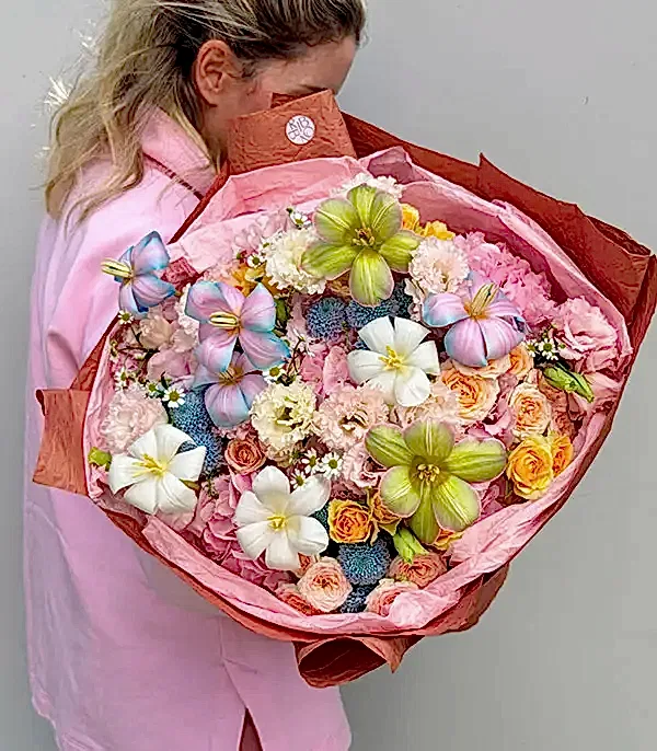 Color Serenade Lale Ortanca Rengarenk Çiçekler Buketi