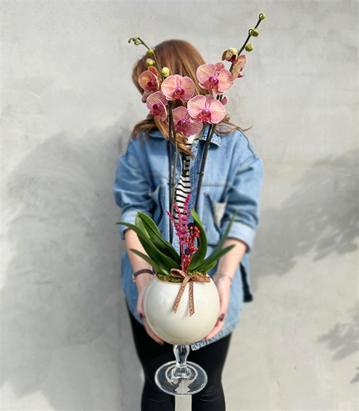Deluxe Ayaklı Krem Vazoda Vazoda Orkide Narçiçeği