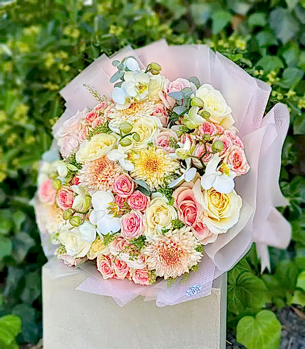 Dolce Amore Söz Nişan Buketi Beyaz Pembe Güller