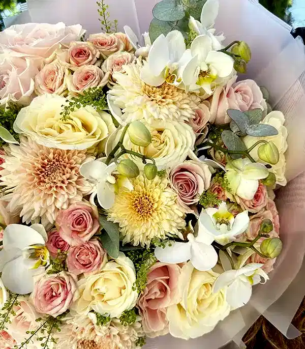 Dolce Amore Söz Nişan Buketi Beyaz Pembe Güller