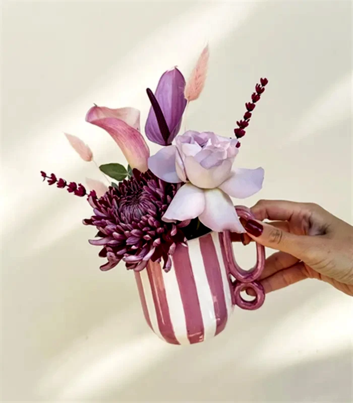 Flower Break Gül Kurusu El İşi Seramik Kupada Mini Aranjman