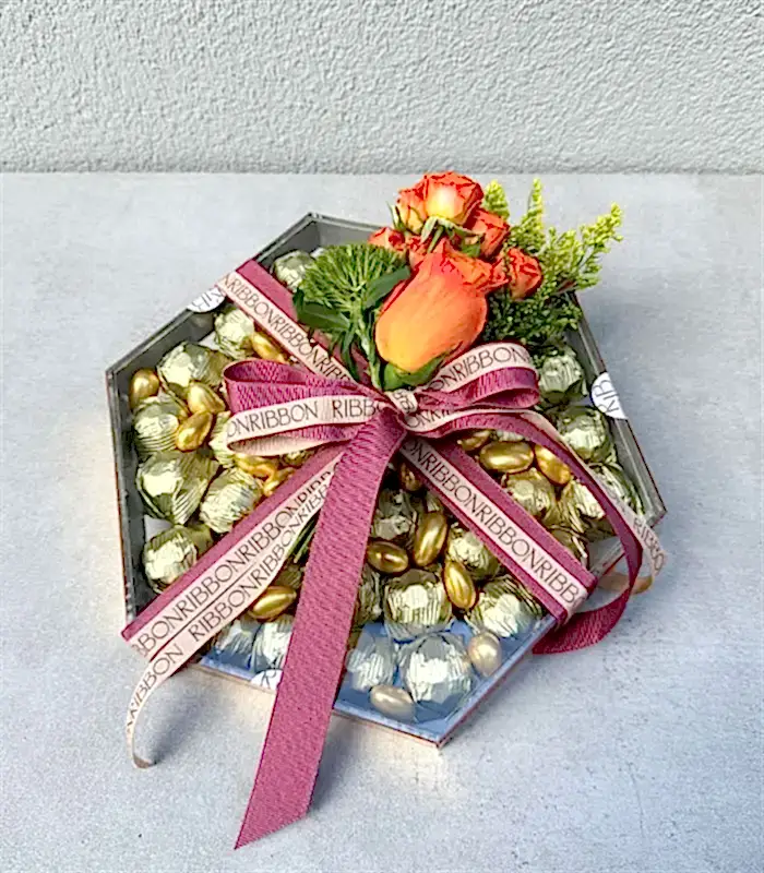 Gold Grand Deluxe 40Lı Yıldız Altıgen Ayna Çikolata Tepsisi