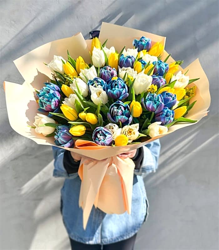 Illuminating Sarı Lale Beyaz Lale Galaksi 60 Lale Buketi