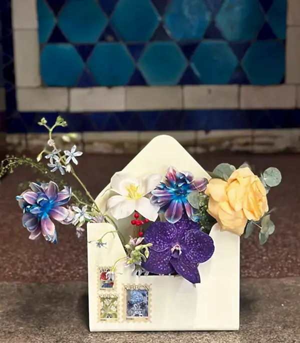 İstanbul Postcard Bloom Stamp Galaksi Lale Aranjmanı