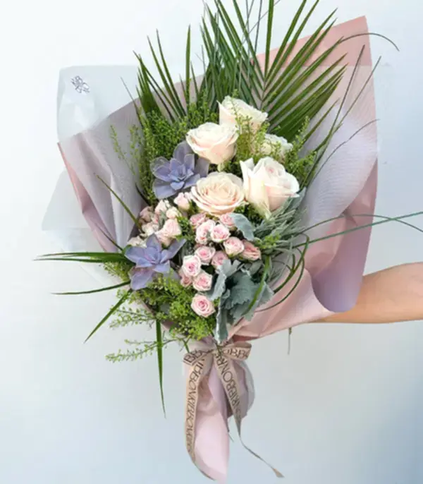 Ivory Garden Pembe Gül Sukulent Yaz Buketi