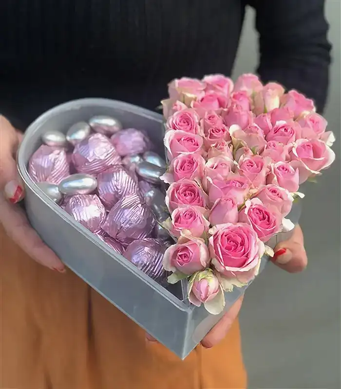 Kalp Çikolata Kutusu 22Li Yıldız Pembe Grand Deluxe