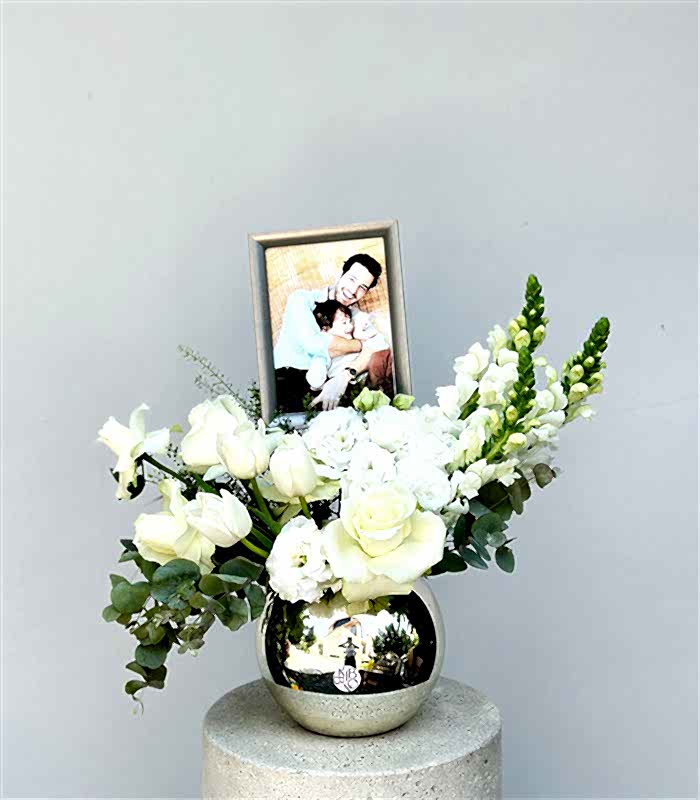 Kişiselleştirilebilir Fotoğraf Çerçeveli Silver Beyaz Aranjman