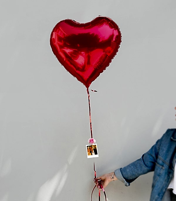 Kişiye Özel Instax Polaroid Fotoğraflı Kırmızı Uçan Kalp Balon 60 cm