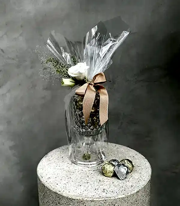 Kristal Kadeh Vazoda 16Lı Yıldız Gold Silver Çikolata Badem Şekeri