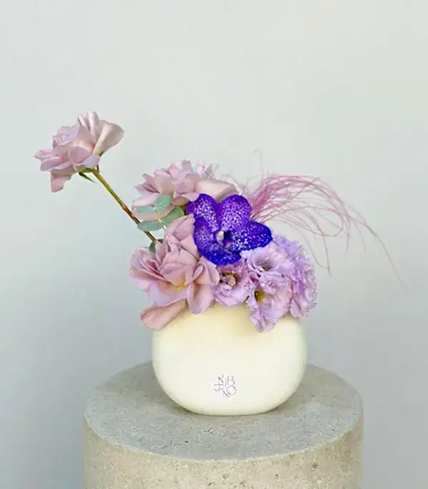 Lilac Delight Mini Seramik Vazoda Lila Güller Sonbahar Aranjmanı