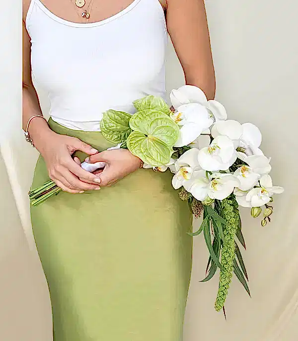 Loves Enchantment Beyaz Orkide Yeşil Antoryum Gelin Buketi