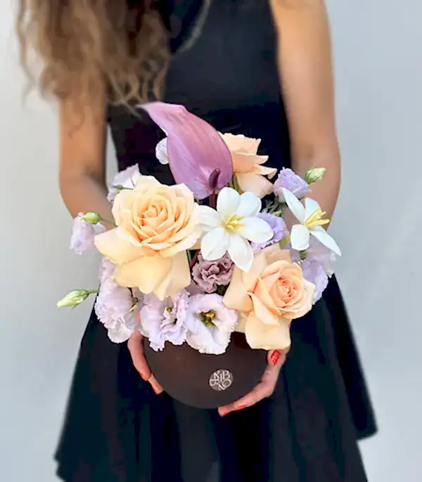 Mateo Mini Cam Vazoda Kayısı Gül Pastel Çiçekler