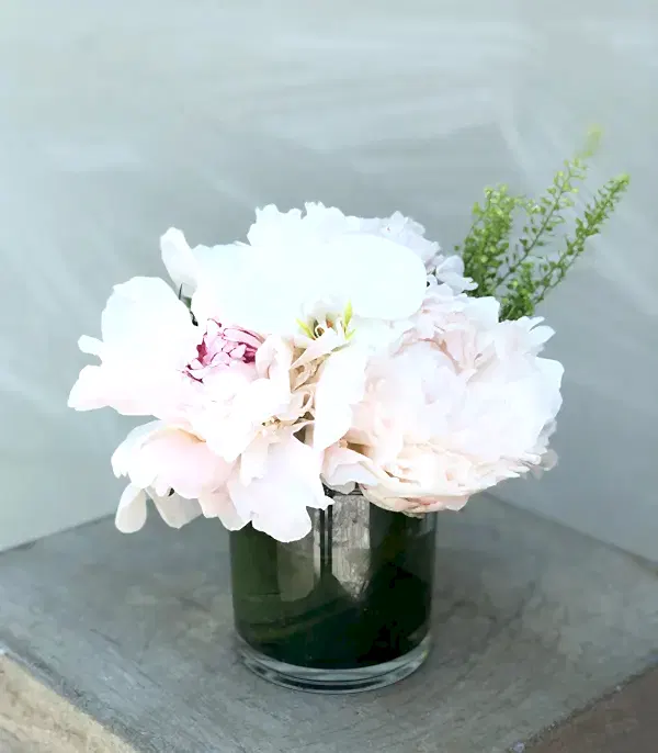 Mini Vazoda Şakayık Beyaz Orkide