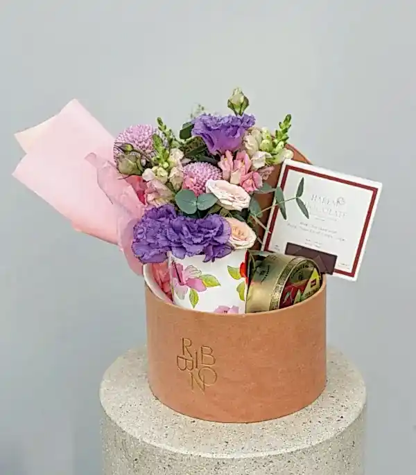 Öğretmenler Günü Çiçekli Kupa Çikolata Hediye Kutusu