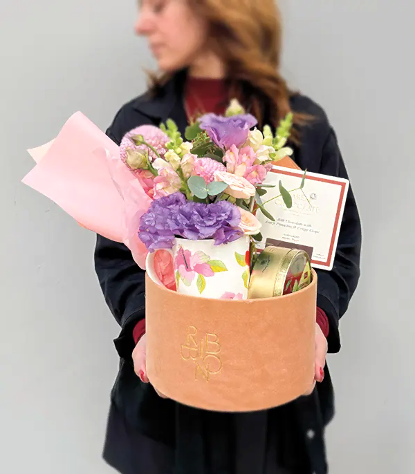 Öğretmenler Günü Çiçekli Kupa Çikolata Hediye Kutusu