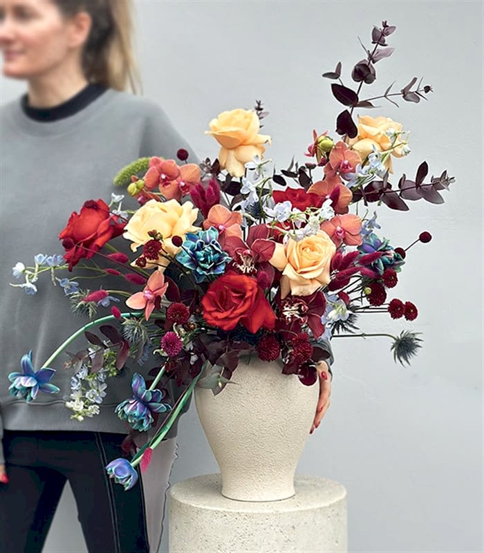 Opulent Deluxe Seramik Vazoda Galaksi Lale Gül Aranjmanı