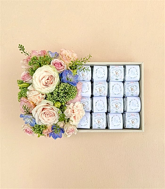 Orman Masalı İsme Özel 32Li Yenidoğan Bebek Tebrik Çikolatası Grand Deluxe