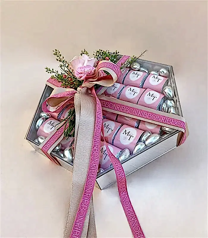 Pembe Silver Grand Deluxe İsme Özel 24Lü Söz Nişan Çikolata
