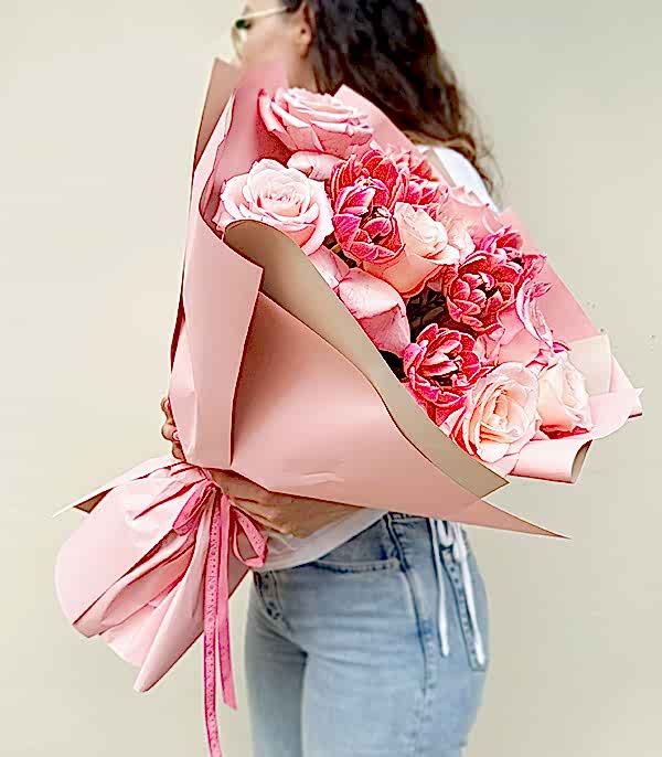 Quartz Deluxe Pembe Gül Lale Yaz Buketi