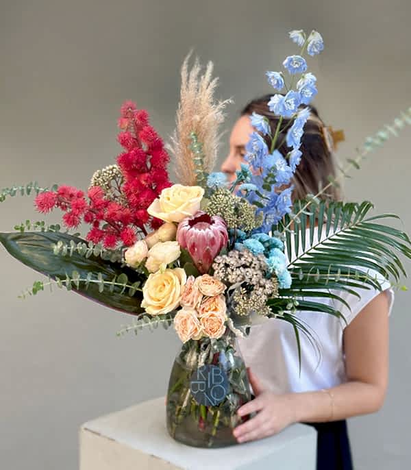 Queen Protealı Delfinyum Kayısı Gül Aranjman Limited Edition