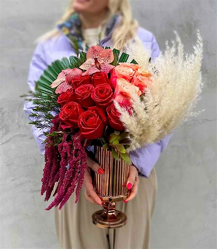 Regina Somon Kırmızı Gül Bakır Vazo Aranjman