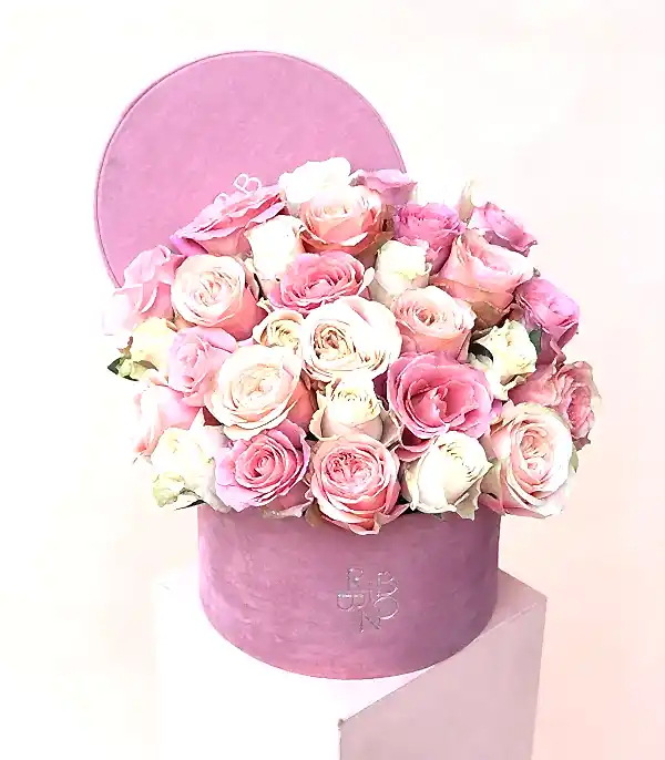 Rosaline Deluxe Pembe Somon Kutuda Güller