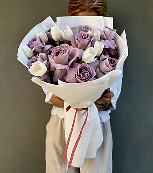 Rosanna Beyaz Lale Lila Gül Buketi