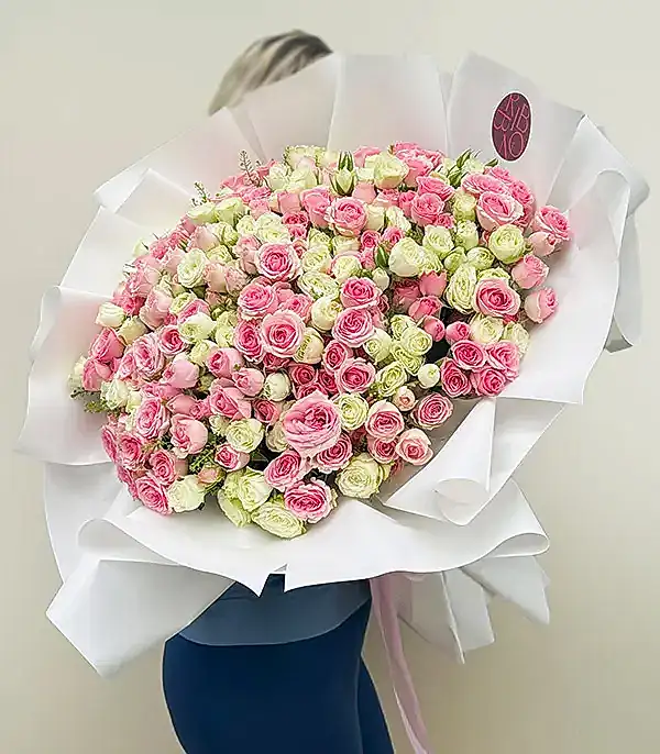 Royal Deluxe 101 Beyaz Pembe Çardak Gül Buketi