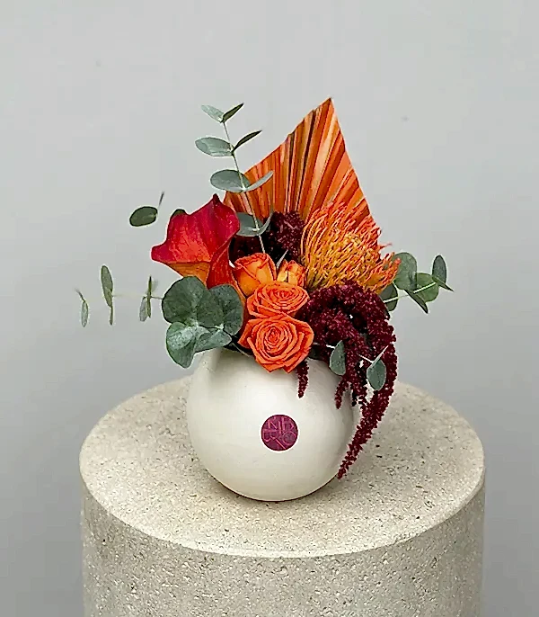 Rusty Mini Seramik Vazoda Sonbahar Çiçekleri