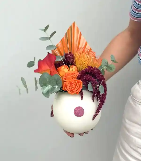 Rusty Mini Seramik Vazoda Sonbahar Çiçekleri