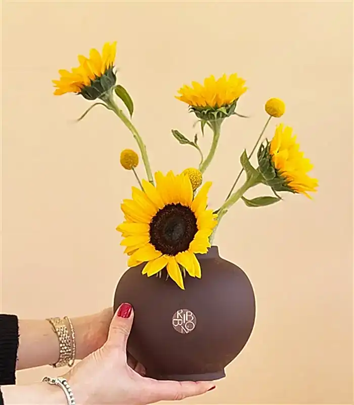 Solstice Kahverengi Seramik Vazoda Ayçiçeği Mini Aranjmanı