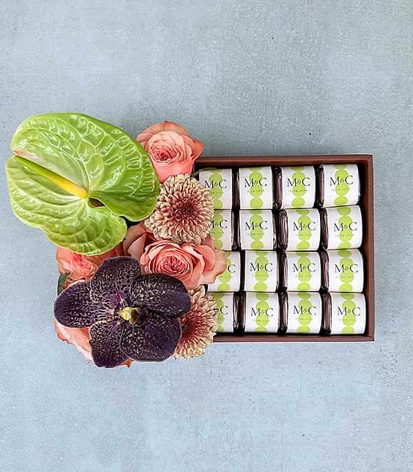 Somon Grand Deluxe İsme Özel 32Li Çikolata Tepsisi