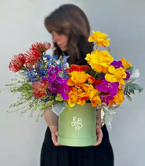 Sunset Carnival Yeşil Kutuda Turuncu Gül Lucas Yaz Aranjmanı